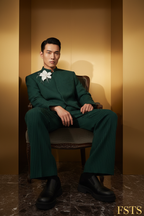 Dark Green Set - Seated Dark